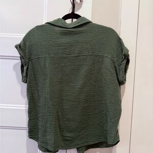 Women's Olive Green Short-Sleeve Button-Down Shirt